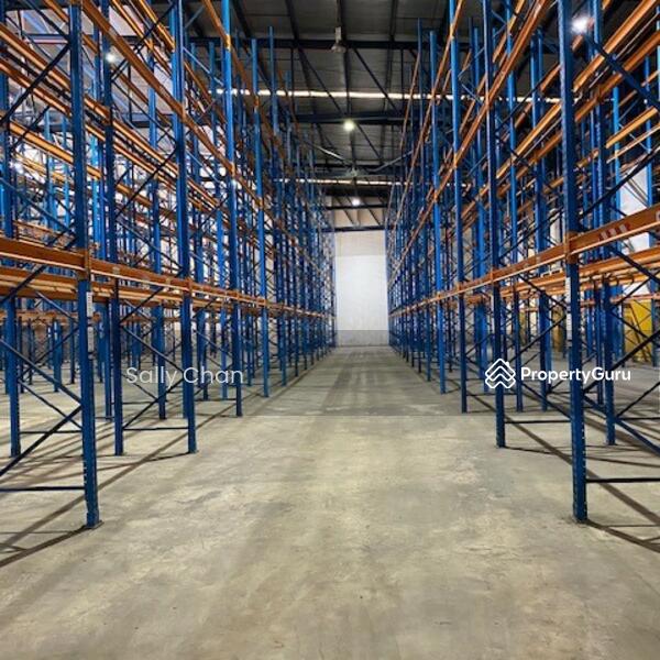 For Rent - Shah Alam. Fully Fitted warehouse for rent at Rm1.30psf.