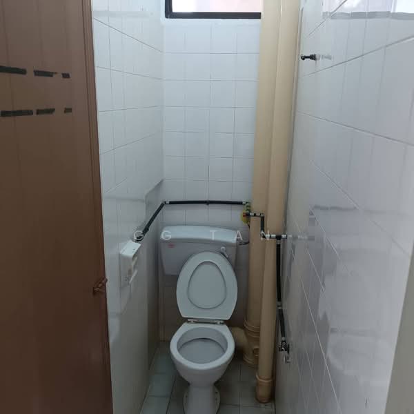 Pangsapuri untuk Dijual di Taman Sri Bunga - CG Tan - Bathroom - PropertyGuru.com.my