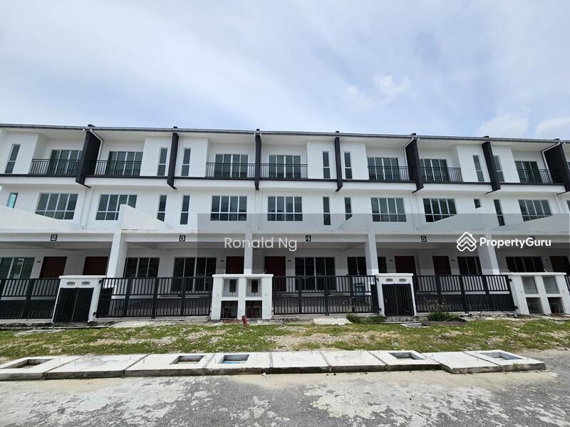 Untuk Dijual - 3 Storey Terrace Balik Pulau