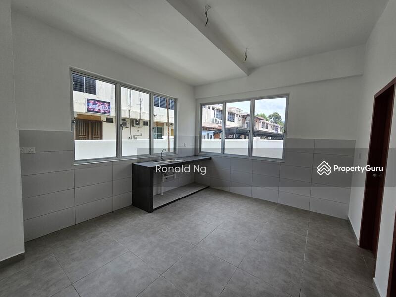 Untuk Dijual - 3 Storey Terrace Balik Pulau