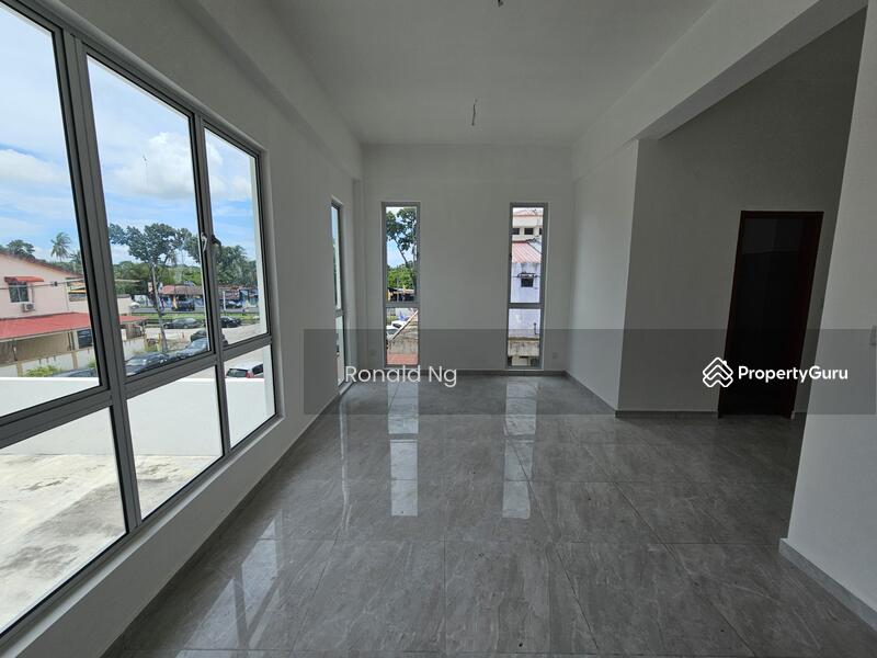 Untuk Dijual - 3 Storey Terrace Balik Pulau