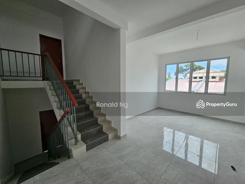 Untuk Dijual - 3 Storey Terrace Balik Pulau