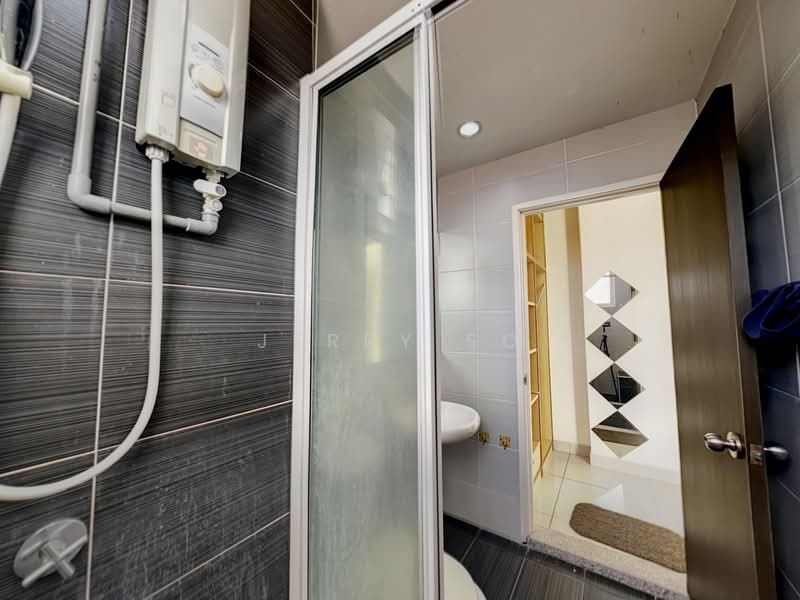 Condominium for Sale at Reflections Condominium - Jerry So - Bathroom - PropertyGuru.com.my