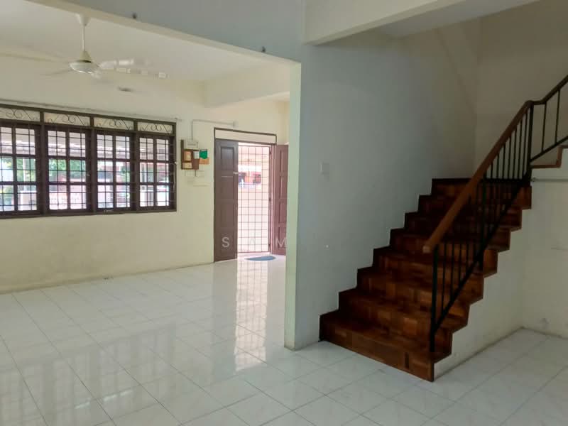 2-storey Terraced House for Sale in Taman Pinji Mewah (Ipoh) - Sam . - Living Room - PropertyGuru.com.my