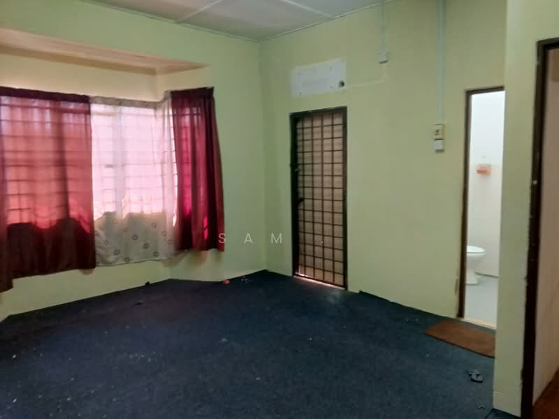 2-storey Terraced House for Sale in Taman Pinji Mewah (Ipoh) - Sam . - Living Room - PropertyGuru.com.my