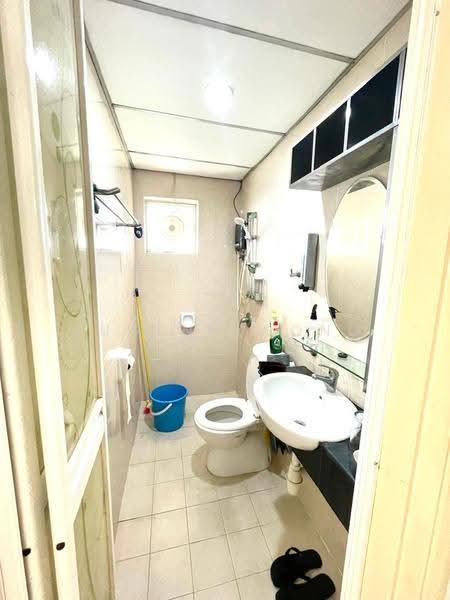 Pangsapuri untuk Disewa di Mayfair - Eugene Wong - Bathroom - PropertyGuru.com.my