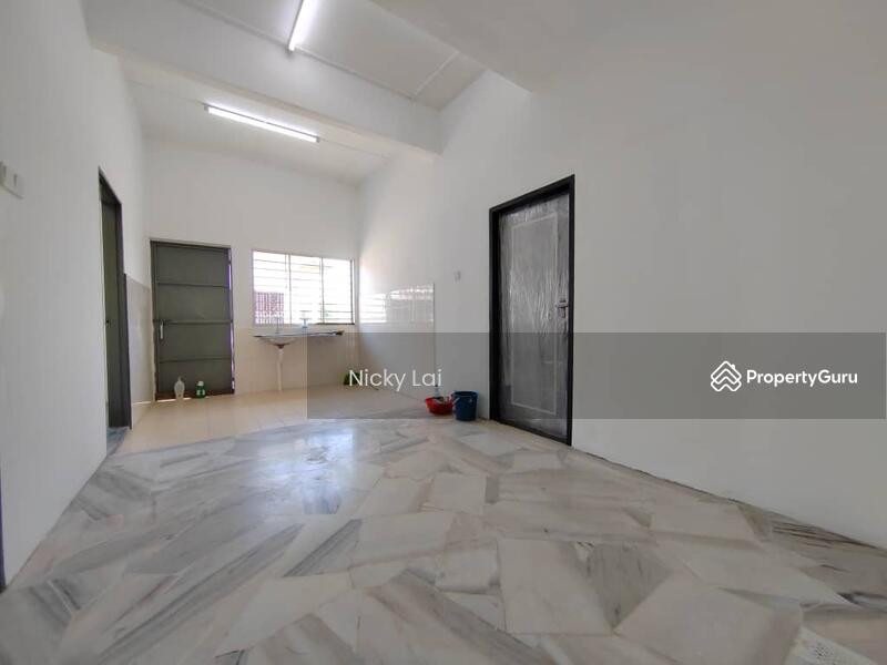 For Sale - Batang Berjuntai [ Cornert Lot ]