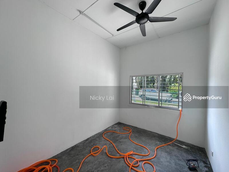 For Sale - Batang Berjuntai [ Cornert Lot ]