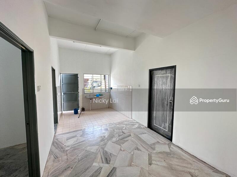 For Sale - Batang Berjuntai [ Cornert Lot ]