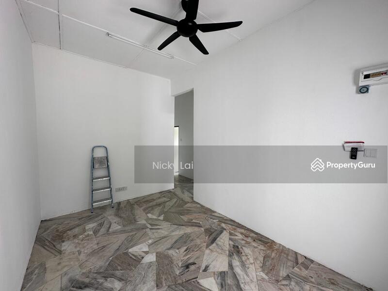 For Sale - Batang Berjuntai [ Cornert Lot ]