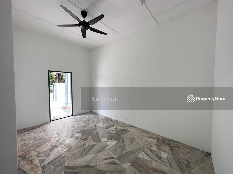 For Sale - Batang Berjuntai [ Cornert Lot ]