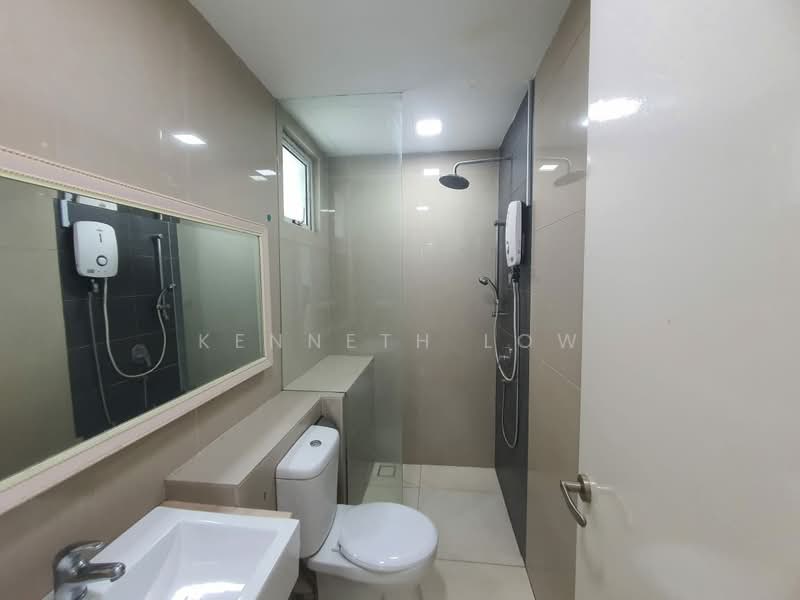 Kediaman Servis untuk Dijual di Desa Green - Kenneth Low - Bathroom - PropertyGuru.com.my