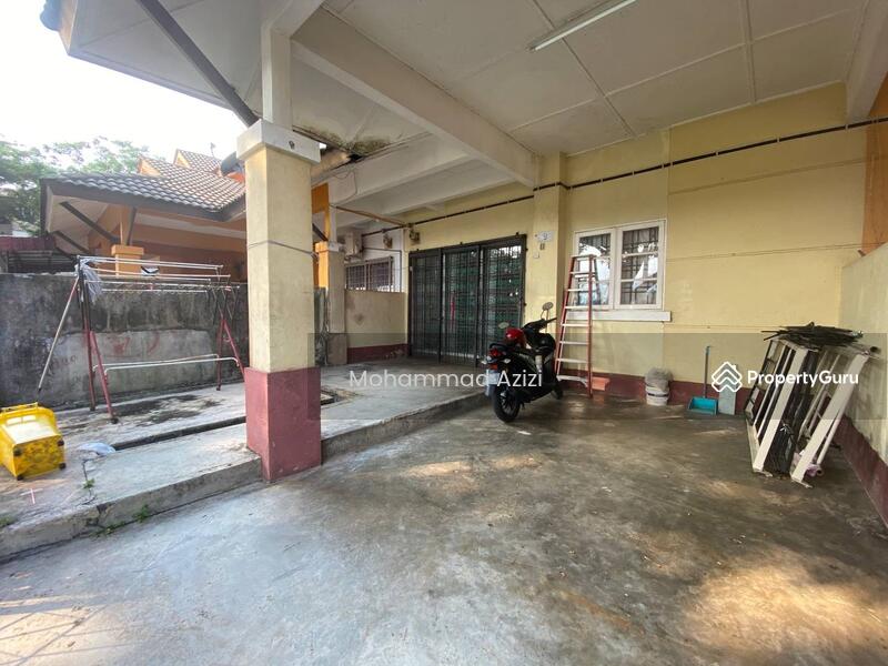 Untuk Dijual - Pusat Perdagangan Semambu