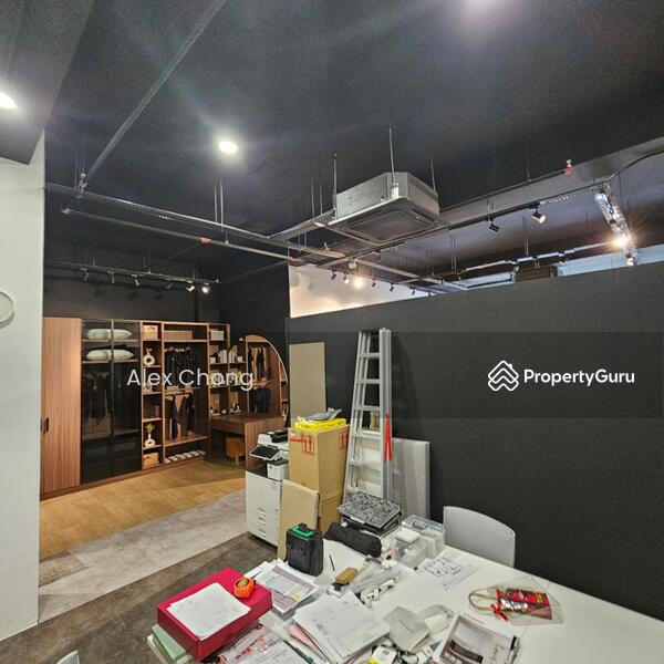 For Rent - Emporis