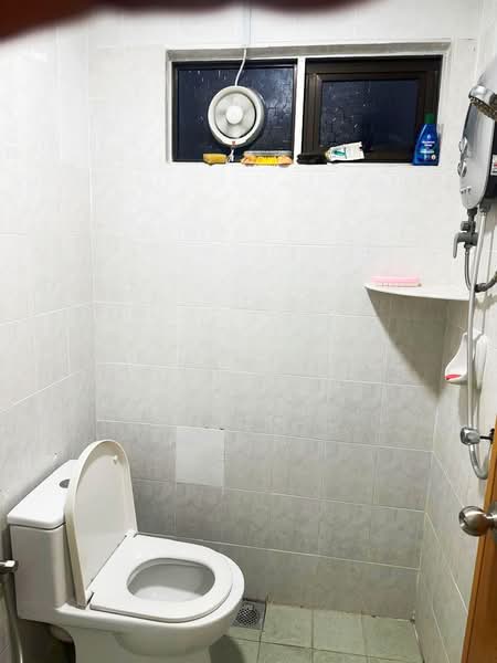 Pangsapuri untuk Disewa di The Ocean View (Bandar Sri Pinang) - Jerry Tan - Bathroom - PropertyGuru.com.my