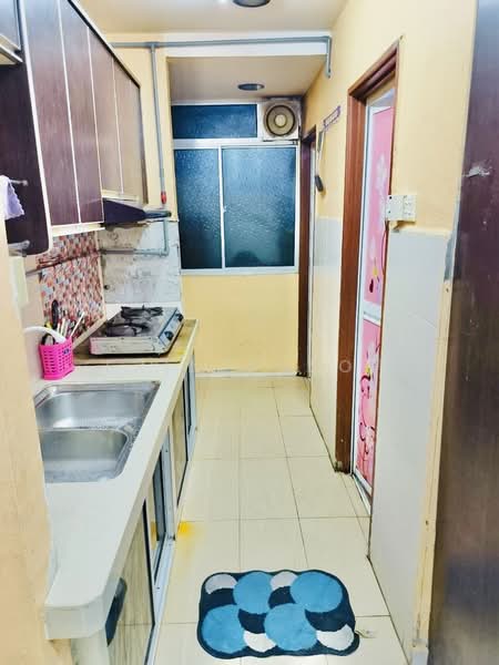 Pangsapuri untuk Disewa di Pangsapuri Berembang Indah - Erin Yusof - Kitchen - PropertyGuru.com.my