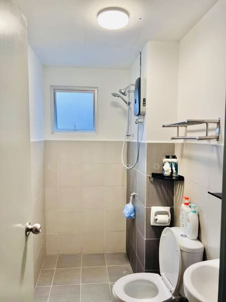 Untuk Disewa - Suria Pantai