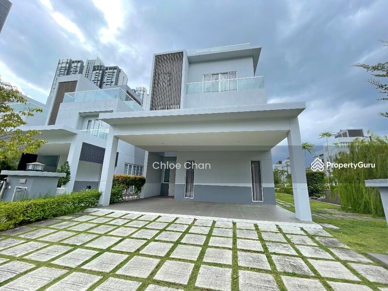 For Sale - Lakefront Villa , Cyberjaya