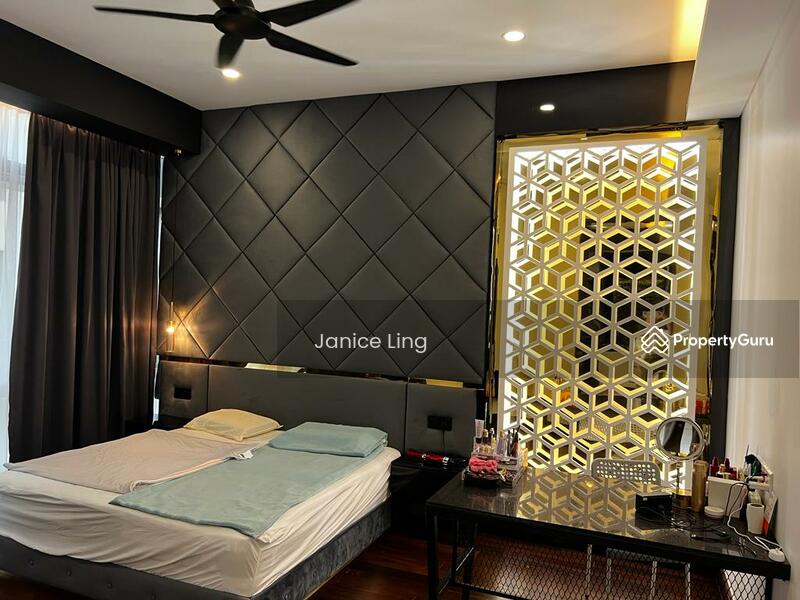 Untuk Disewa - Banyan Tree Signatures