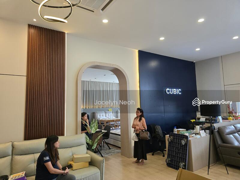 Untuk Disewa - 3 Storey Commercial Shop at Iconic Point