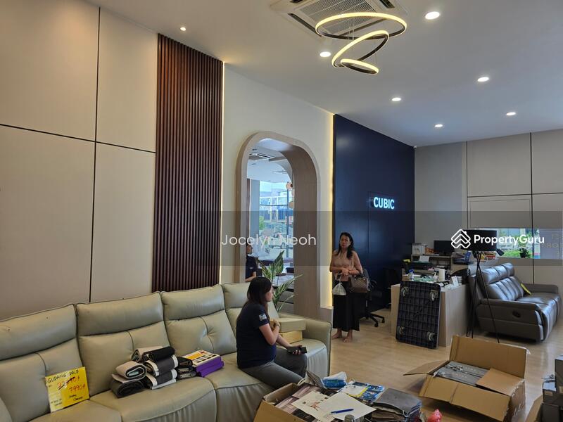 Untuk Disewa - 3 Storey Commercial Shop at Iconic Point