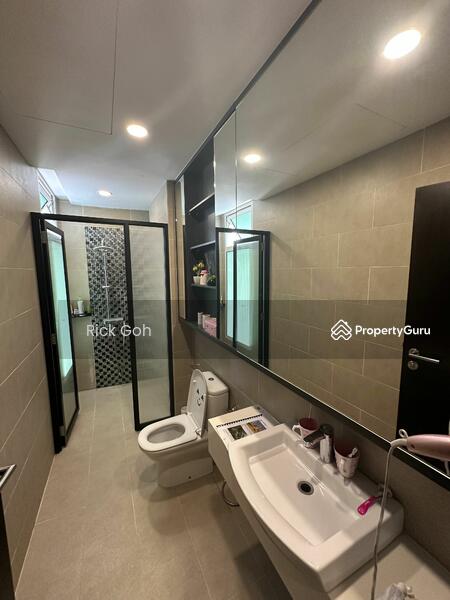 Untuk Dijual - Gurney Paragon