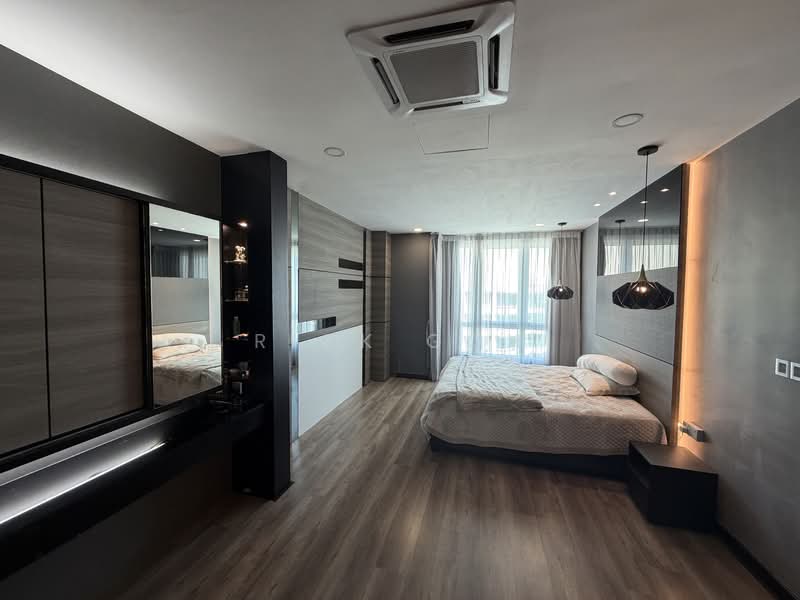 Untuk Dijual - Gurney Paragon