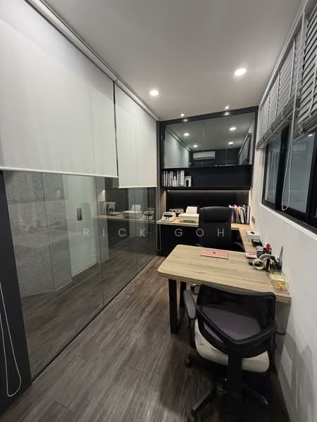 Untuk Dijual - Gurney Paragon