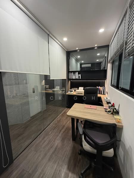 Untuk Dijual - Gurney Paragon