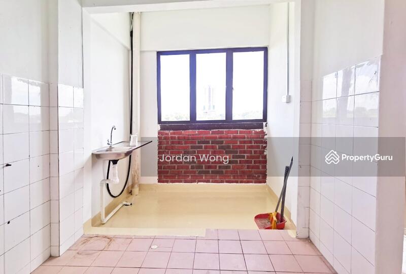 1-storey Terraced House for Sale in Taman Molek (Johor Bahru) - Jordan Wong - PropertyGuru.com.my