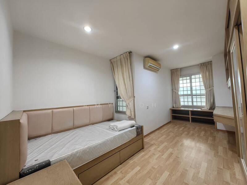 Untuk Disewa - University Place (Plaza Ivory)