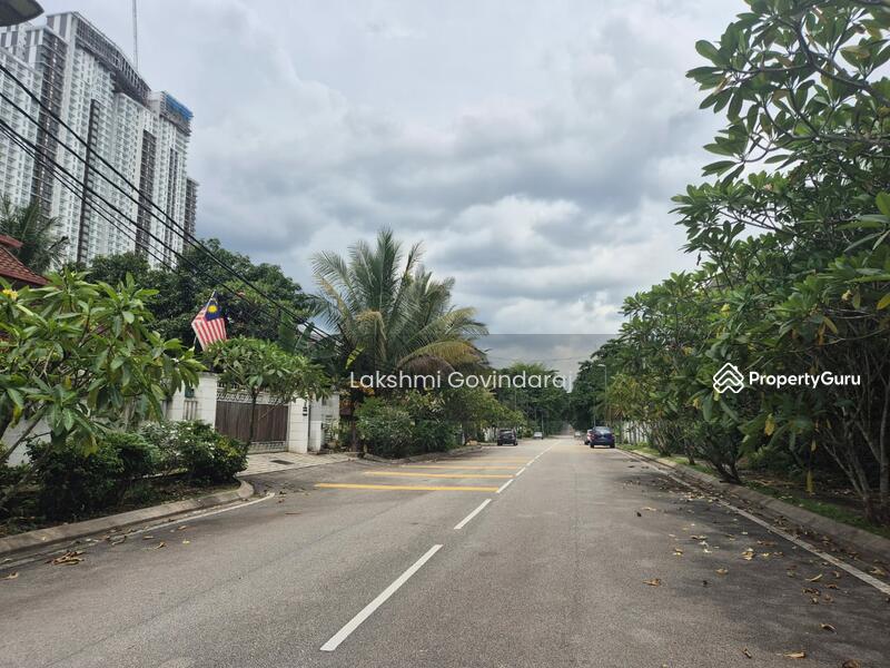 For Sale - TIARA TITIWANGSA