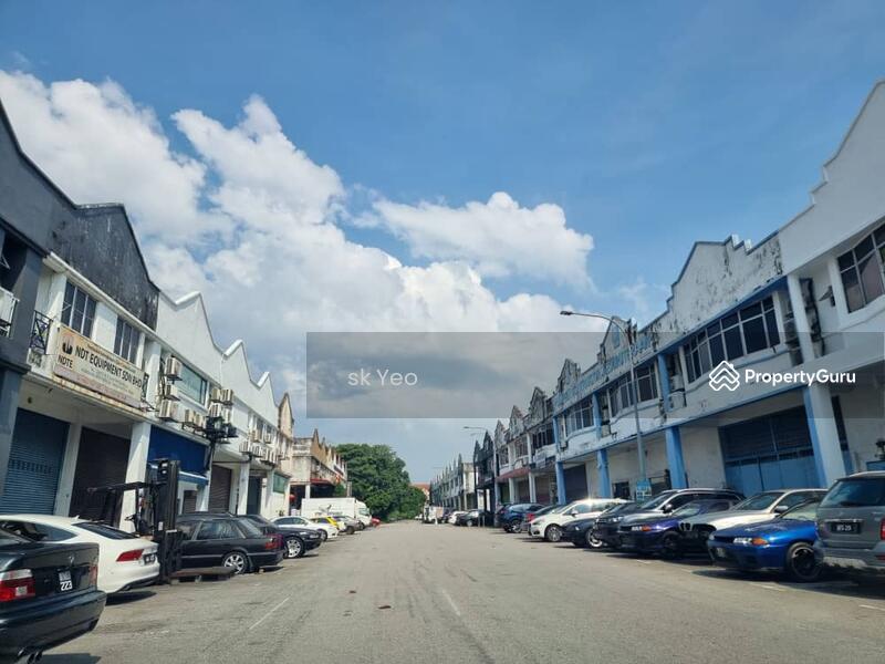Untuk Disewa - Corner factory Ara Damansara