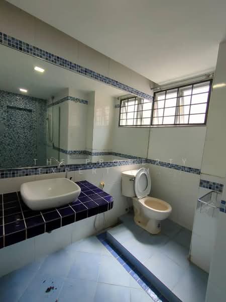 Kondominium untuk Dijual di La Vista Condominiums - The Property Expert (Mr Fan) - Bathroom - PropertyGuru.com.my