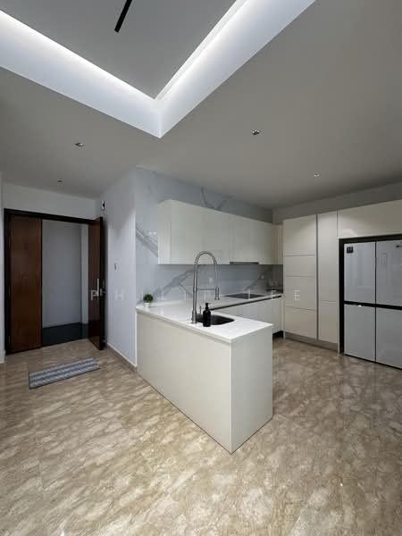 Condominium for Sale at 9 Madge - Philip Lee - Kitchen - PropertyGuru.com.my