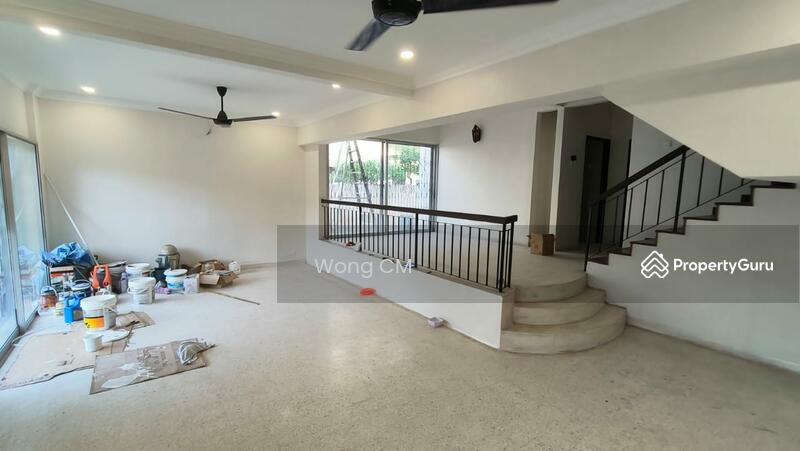 newly renovated, ALL new fitting (flooring, tiles, sanitaryware etc)