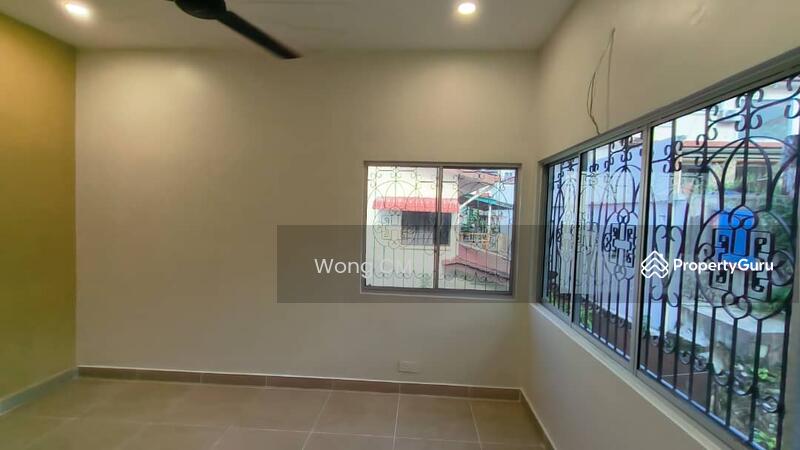 newly renovated, ALL new fitting (flooring, tiles, sanitaryware etc)