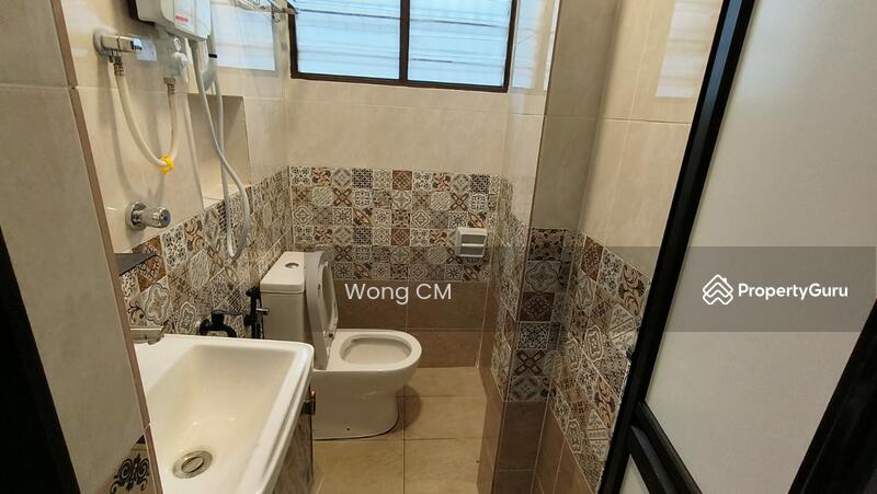 newly renovated, ALL new fitting (flooring, tiles, sanitaryware etc)