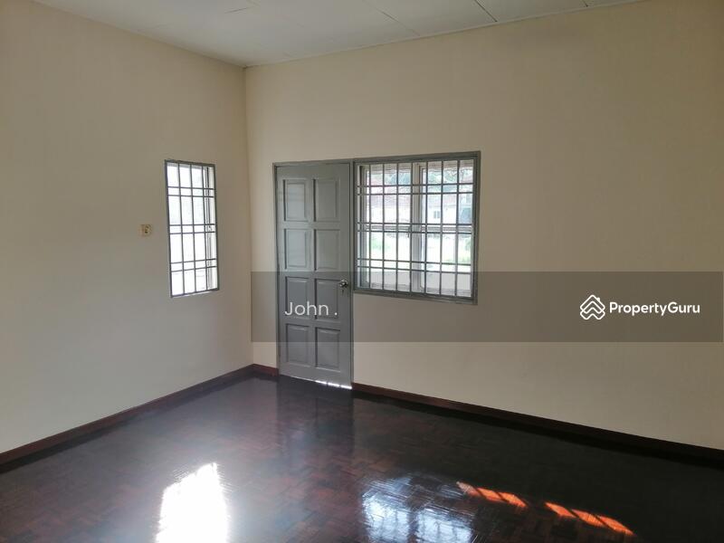 Rumah Teres 2.5 Tingkat untuk Disewa di Rawang (Selangor) - John . - Part Master Room - PropertyGuru.com.my