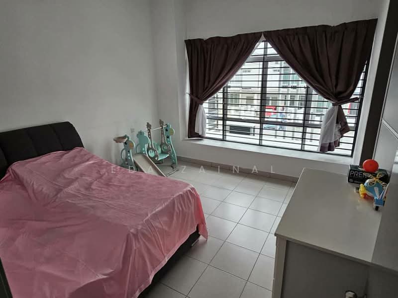 2-storey Terraced House for Sale in Saujana Utama (Puncak Alam) - Eda Zainal - PropertyGuru.com.my