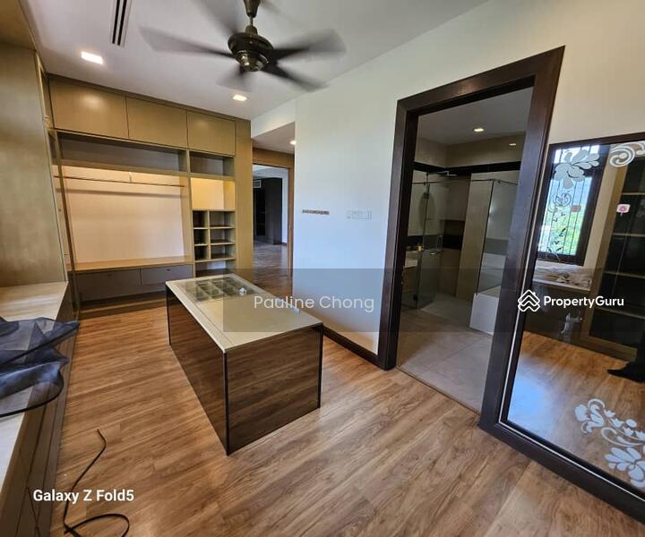Master Bedroom Walk In Wardrobe