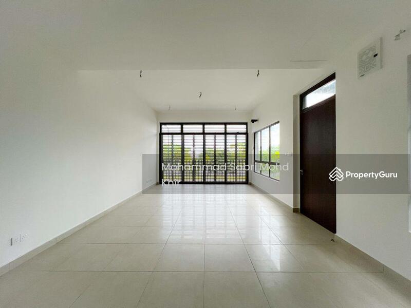First floor: Living area
