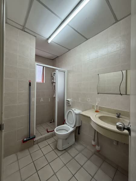 Kondominium untuk Disewa di Greenview Residence - Rain Leow - Bathroom - PropertyGuru.com.my