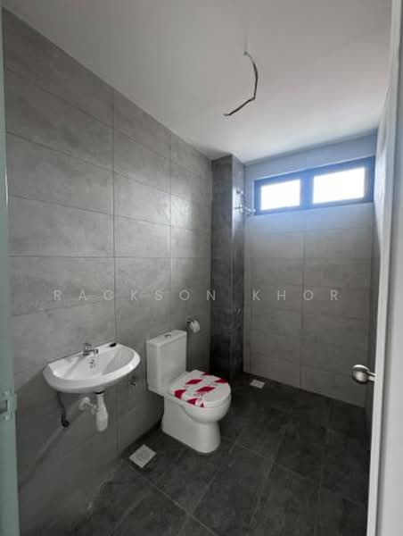 Rumah Teres 2 Tingkat untuk Dijual di Taman Kota Permai (Bukit Mertajam) - Rackson Khor - Bathroom - PropertyGuru.com.my