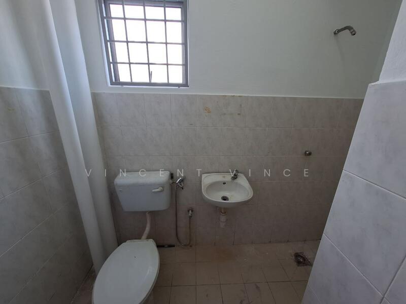 For Sale - Plaza Serdang Raya