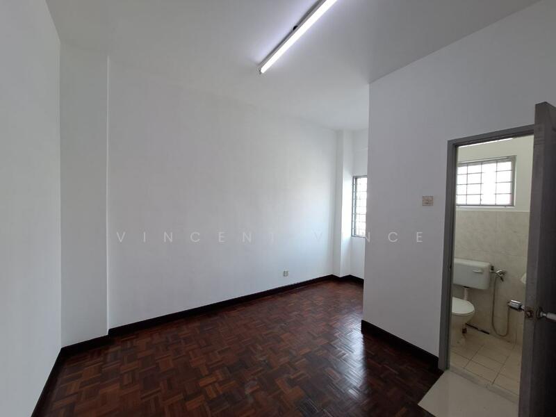 For Sale - Plaza Serdang Raya