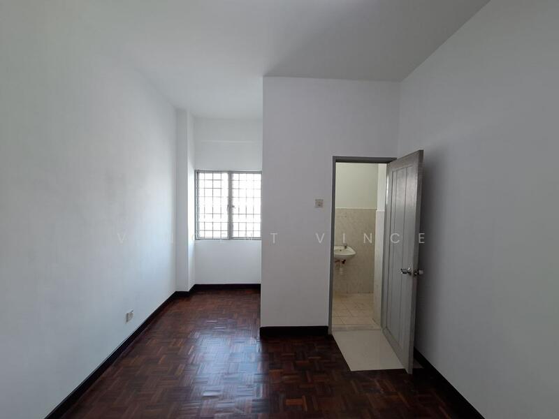 For Sale - Plaza Serdang Raya