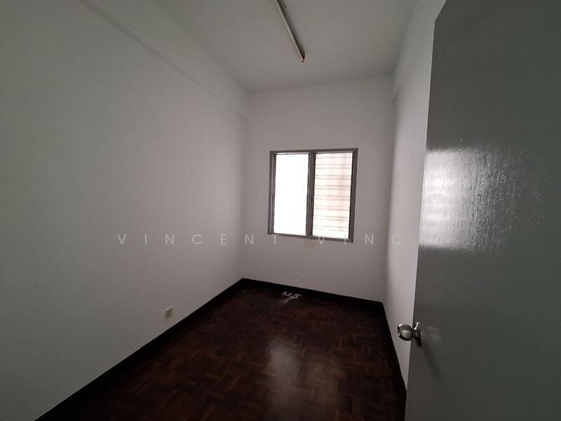 For Sale - Plaza Serdang Raya