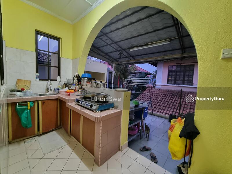 Untuk Dijual - Semi-D house at Sungai Buloh