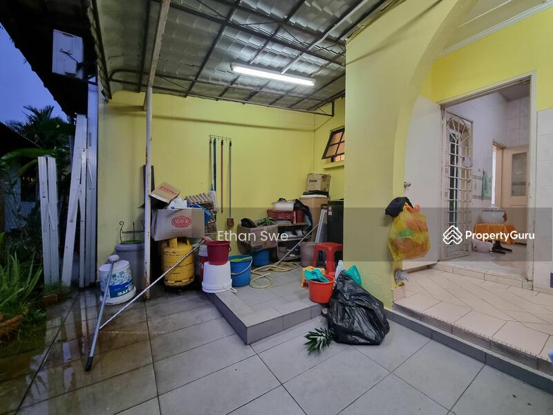 Untuk Dijual - Semi-D house at Sungai Buloh